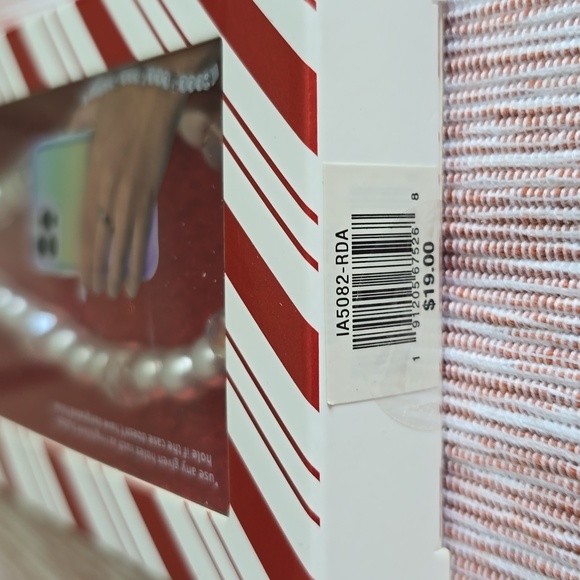 "PEARL" PHONE WRISTLET - Picture 4 of 9